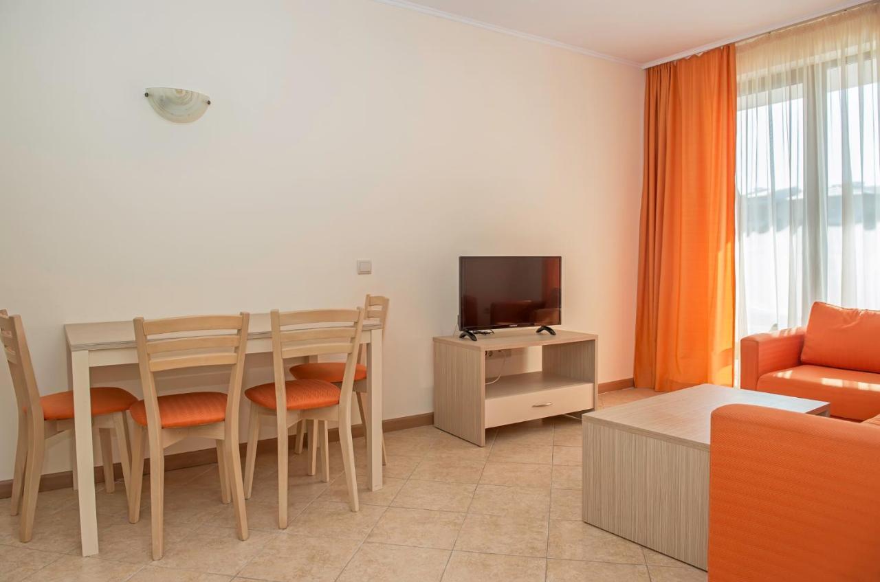 PMG Royal Sun Apartments Pantai Sunny Bagian luar foto