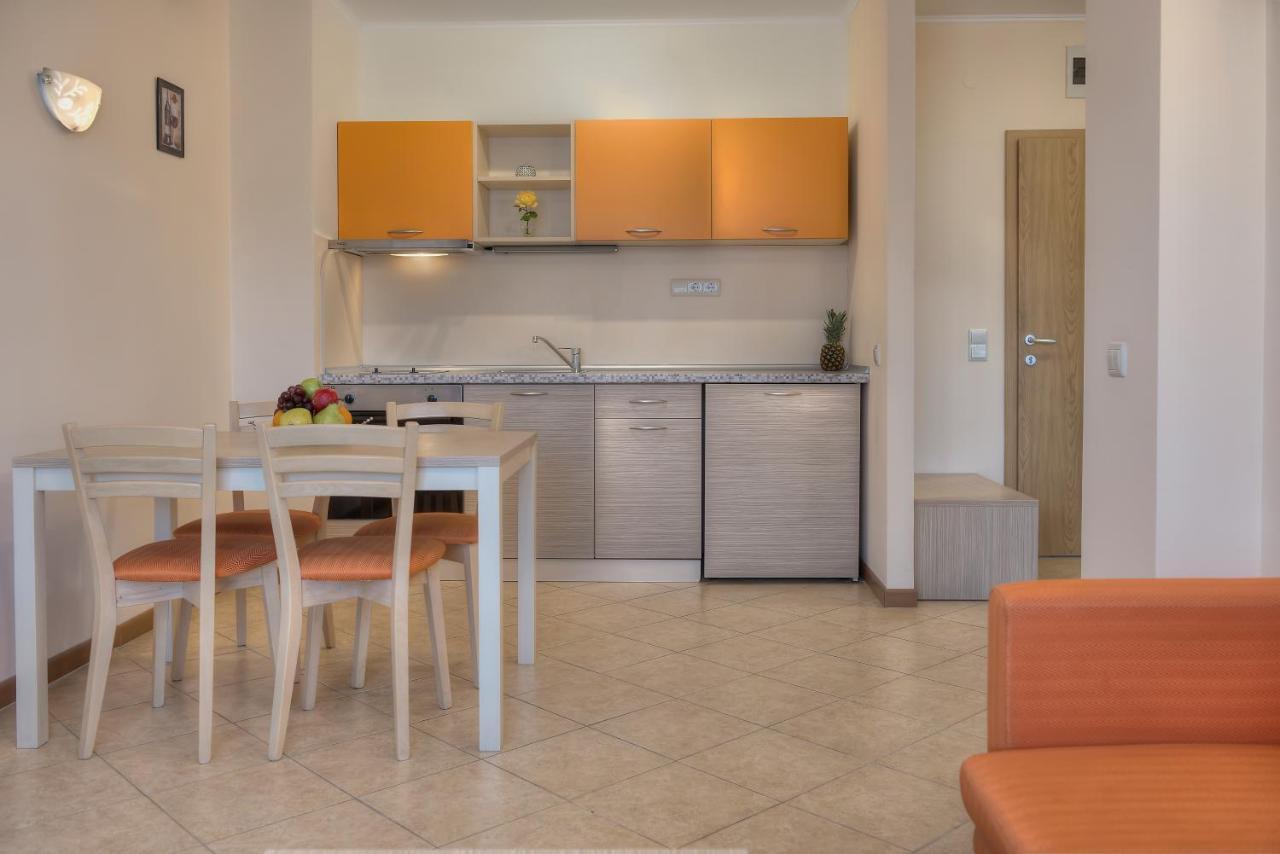 PMG Royal Sun Apartments Pantai Sunny Bagian luar foto