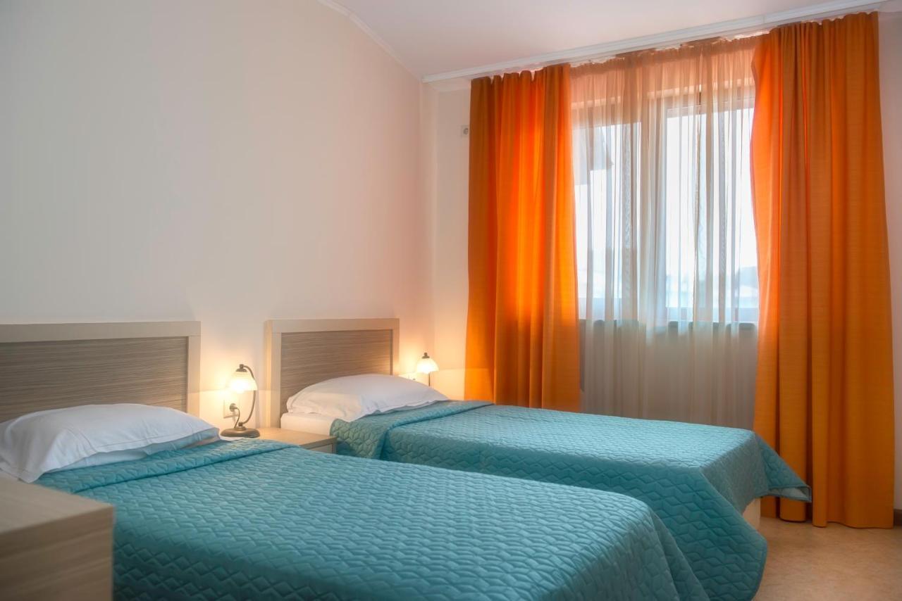 PMG Royal Sun Apartments Pantai Sunny Bagian luar foto