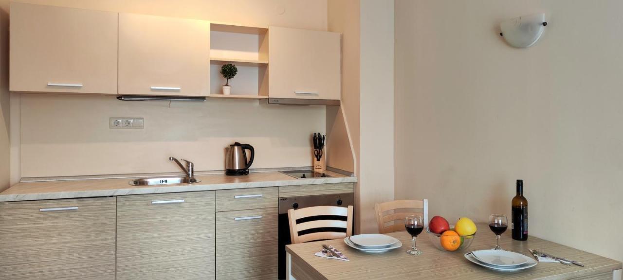 PMG Royal Sun Apartments Pantai Sunny Bagian luar foto