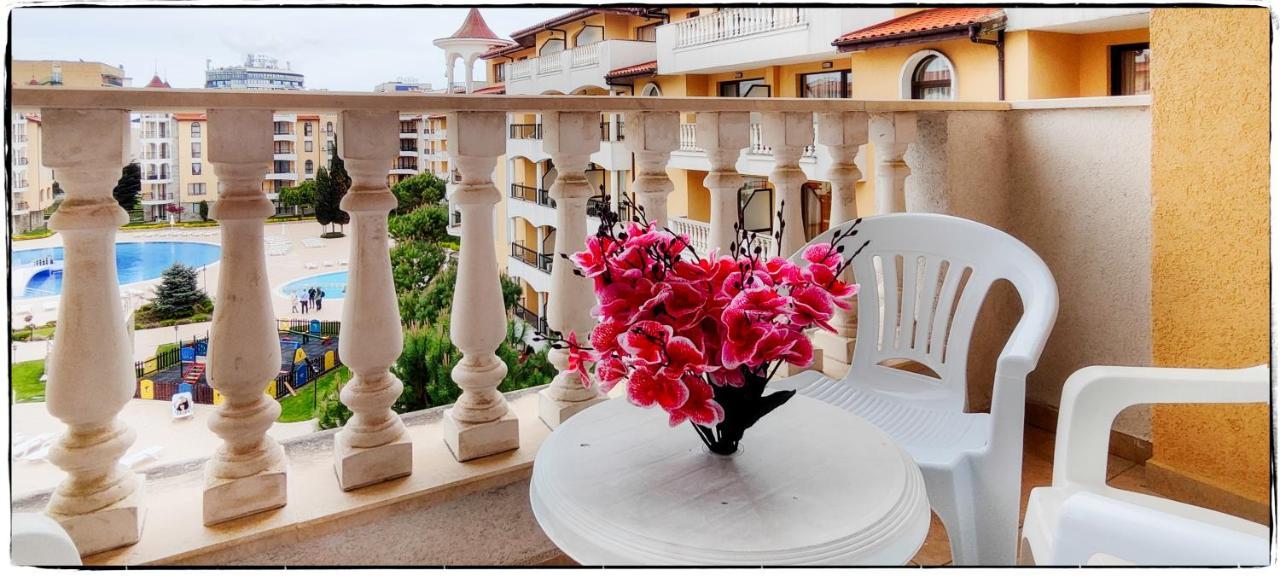 PMG Royal Sun Apartments Pantai Sunny Bagian luar foto