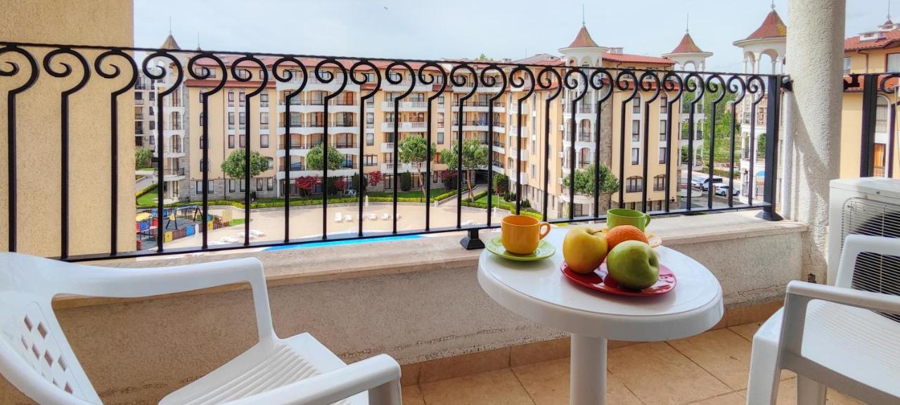 PMG Royal Sun Apartments Pantai Sunny Bagian luar foto