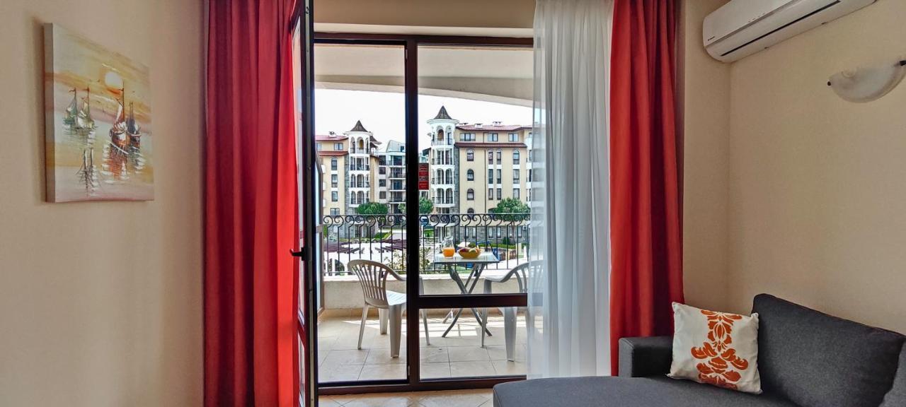 PMG Royal Sun Apartments Pantai Sunny Bagian luar foto