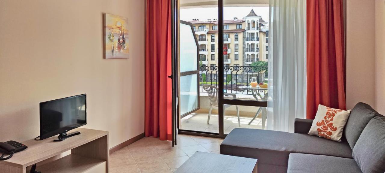 PMG Royal Sun Apartments Pantai Sunny Bagian luar foto