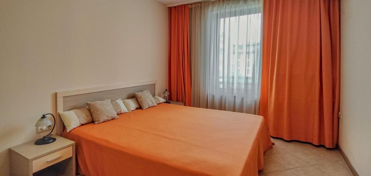 PMG Royal Sun Apartments Pantai Sunny Bagian luar foto